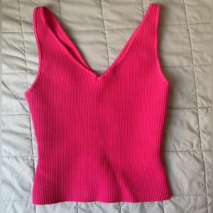 Aritzia Sculpt knit V neck tank top